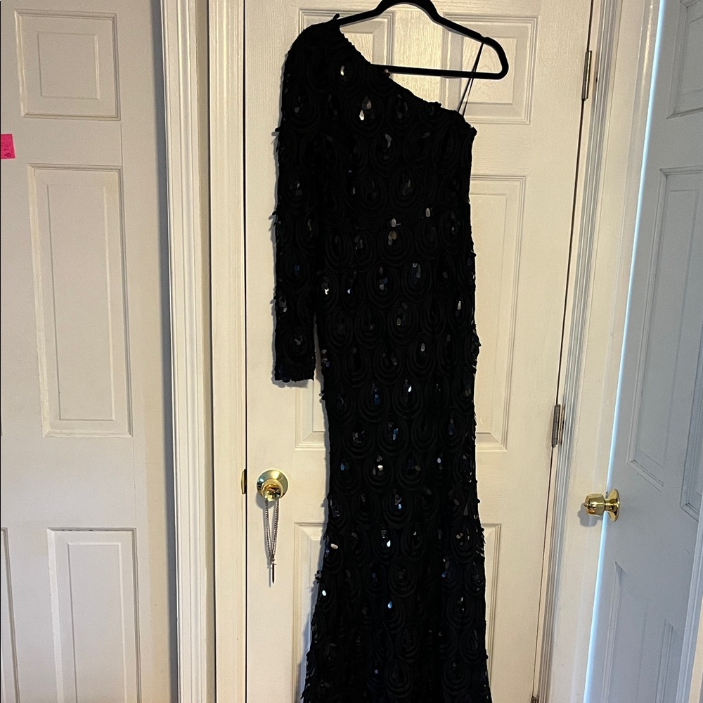 Chic One-Shoulder Black Dress